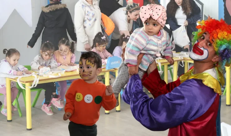 Hatay’da konteyner kentteki çocuklara bayram etkinliği