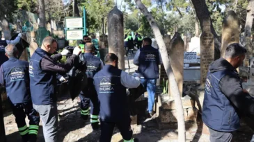 Şanlıurfa’da mezarlıklar bayram ziyaretlerine hazırlanıyor