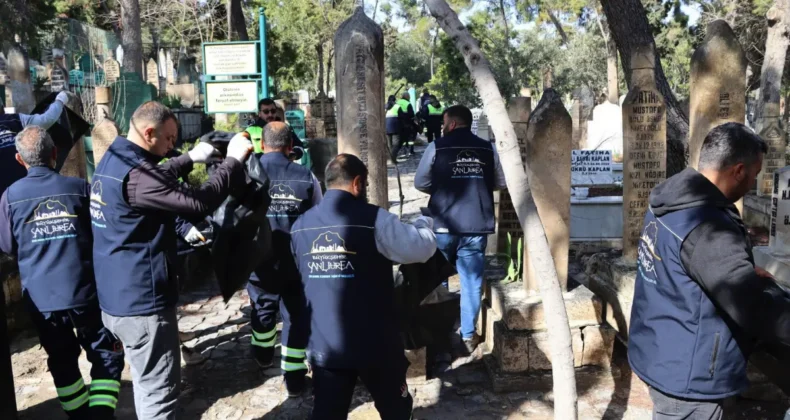 Şanlıurfa’da mezarlıklar bayram ziyaretlerine hazırlanıyor