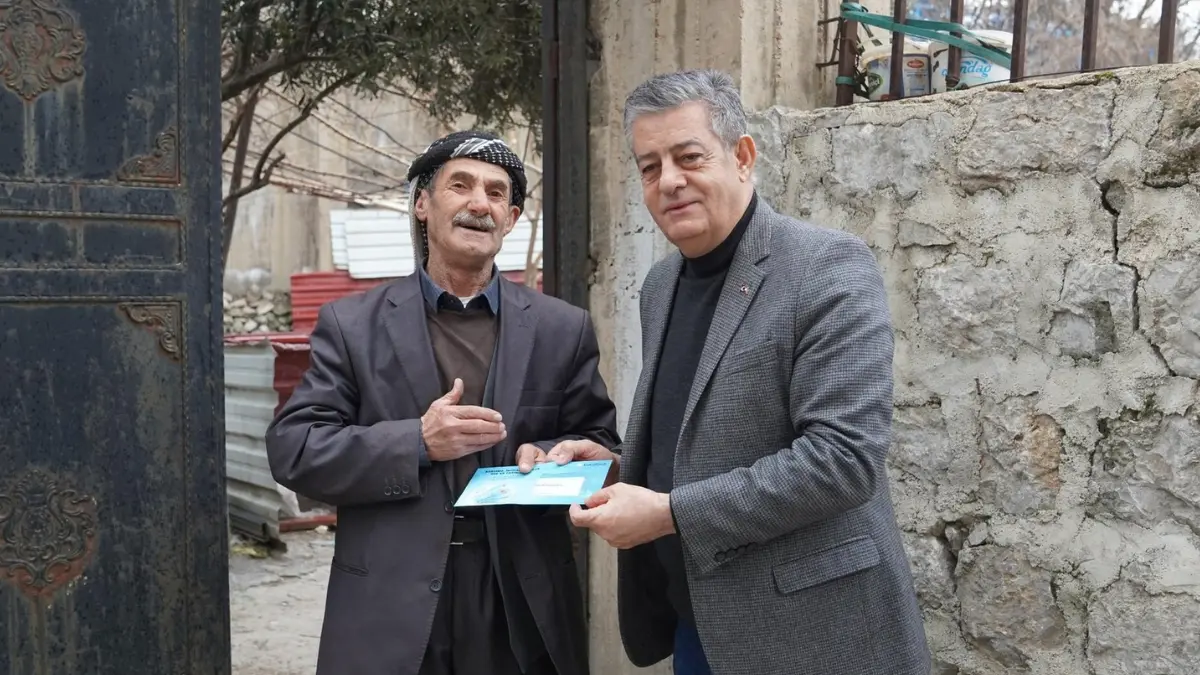 Şırnak Belediye Başkanı Mehmet Yarka, il genelinde süren sosyal kart