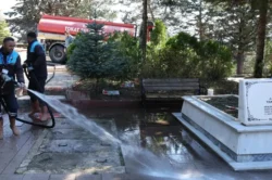 Tokat’ta mezarlıklarda bayram temizliği yapıldı