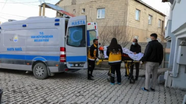 Van’da hasta nakil hizmeti aralıksız sürüyor