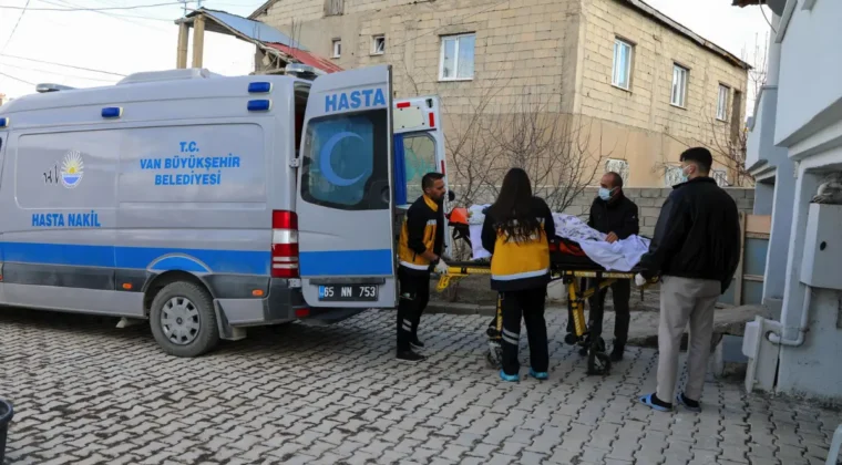 Van’da hasta nakil hizmeti aralıksız sürüyor