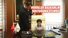 Başkan Köse, koltuğu minik öğrencilere devretti