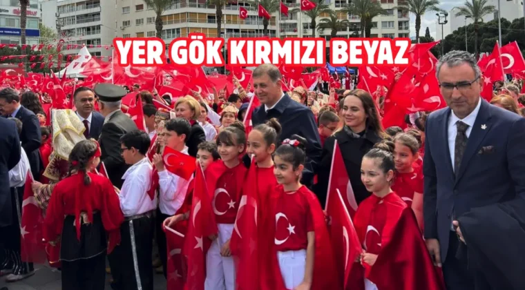 İzmir Cumhuriyet Meydanı’nda 23 Nisan coşkusu