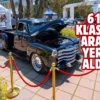 İzmir’de klasik otomobil sergisi düzenlendi