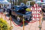 İzmir’de klasik otomobil sergisi düzenlendi