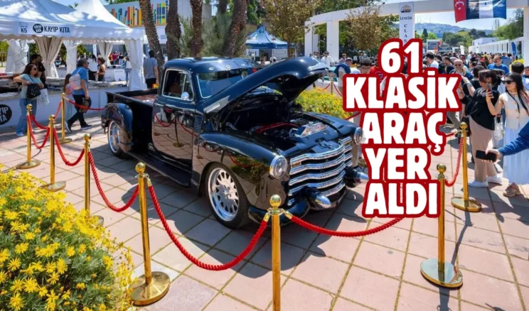 İzmir’de klasik otomobil sergisi düzenlendi