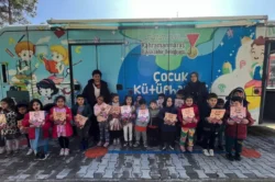 Kahramanmaraş’ta Mobil Çocuk Kütüphanesi kırsaldaki miniklerle buluştu