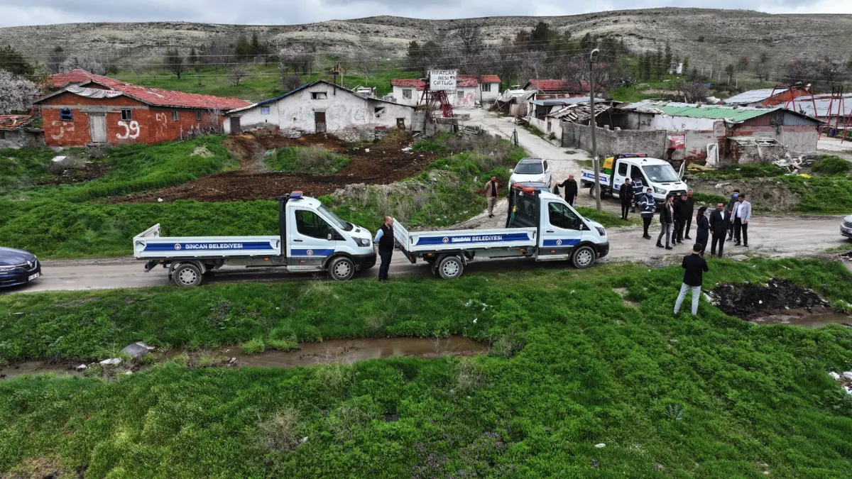 Sincan Belediyesi, halk sağlığını tehdit eden karasinek ve sivrisinek larvalarıyla