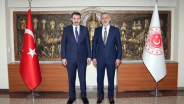 TFF Başkanı Hacıosmanoğlu, Millî Savunma Bakan Yardımcısı Ayhan’ı ziyaret etti