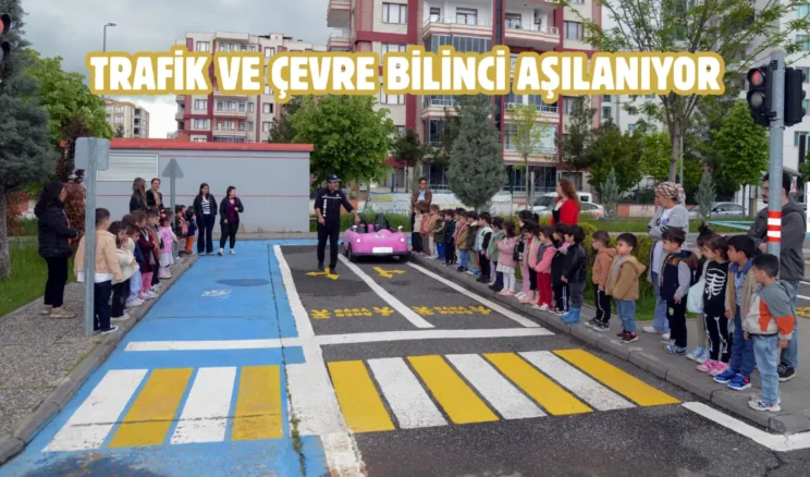 Diyarbakır’da çocuklar trafik kurallarını eğlenerek öğrendi