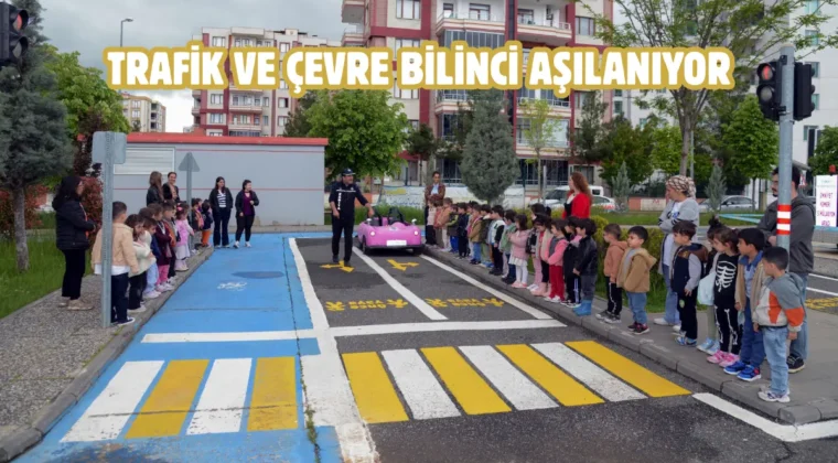 Diyarbakır’da çocuklar trafik kurallarını eğlenerek öğrendi