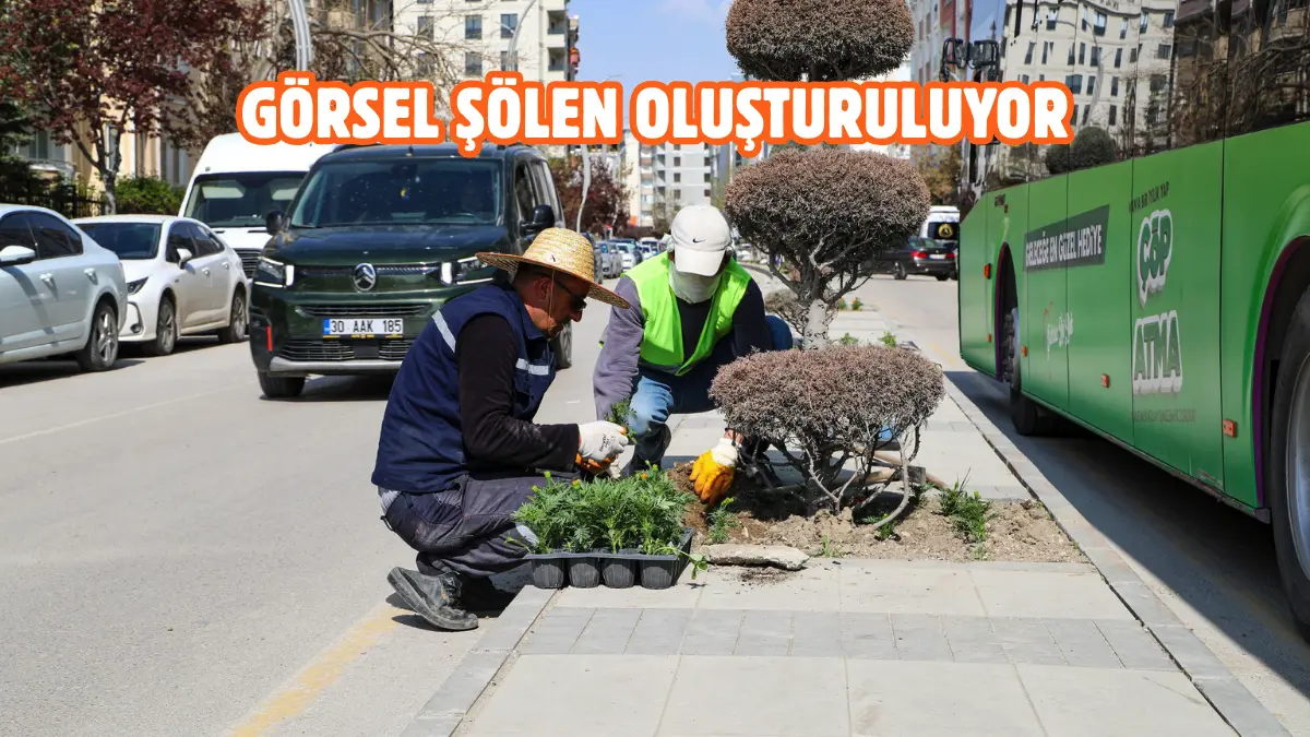 Van Büyükşehir Belediyesi, yaz mevsiminin yaklaşmasıyla birlikte kent estetiğine katkı