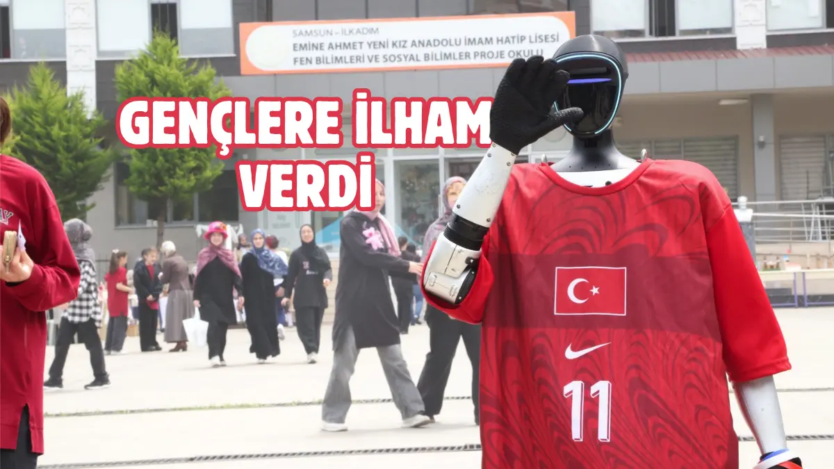 Türkiye’nin nüfusa kayıtlı ilk insansı robotu CANİKMAN, öğrencilerle bir araya