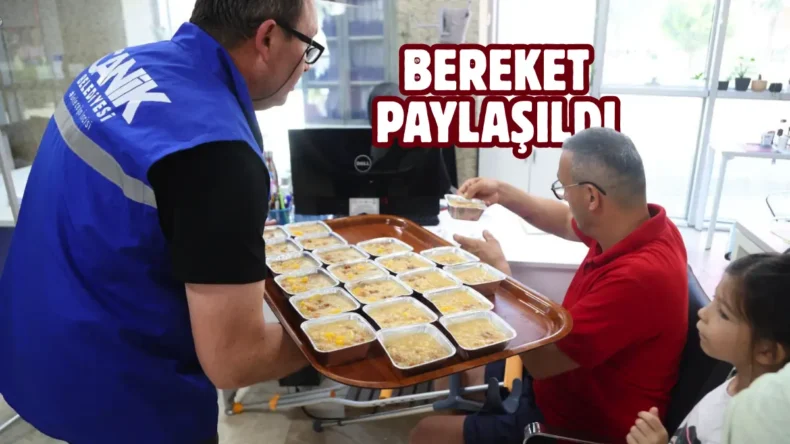 Canik Belediyesi’nden aşure ikramı