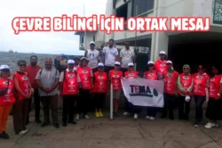 İzmir’de Körfez temizliğine gönüllü destek
