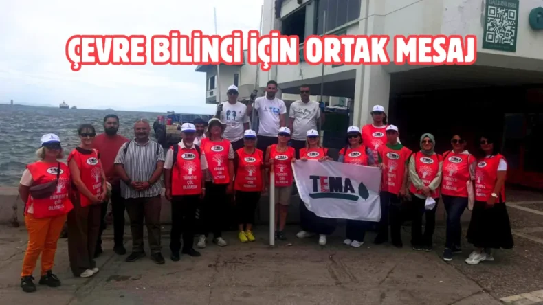 İzmir’de Körfez temizliğine gönüllü destek