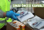 Sincan’da YKS’ye giren öğrencilere ve ailelere ikram