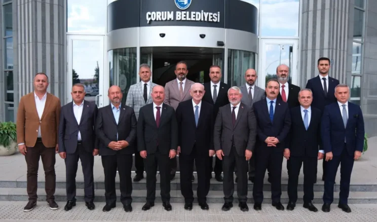 İsmail Kahraman Çorum Belediyesi’ni ziyaret etti
