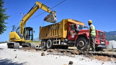 Bursa Büyükşehir Belediyesi, Orhangazi ilçesinde iki mahallenin kanalizasyon hatlarını yenileyerek