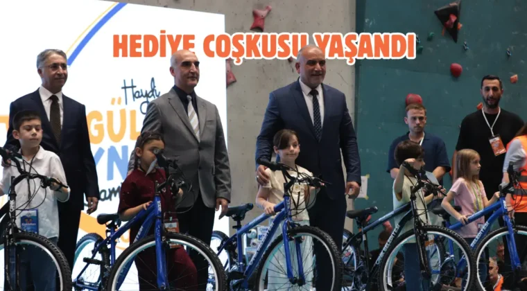 Canik’te tüm çocuklar hediyelerine kavuştu