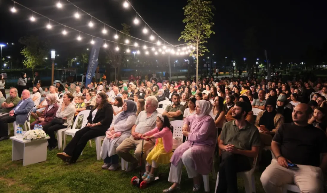 Yaz akşamlarını kültür ve sanatla renklendiren Kocaeli Büyükşehir Belediyesi, “Kütüphanemde