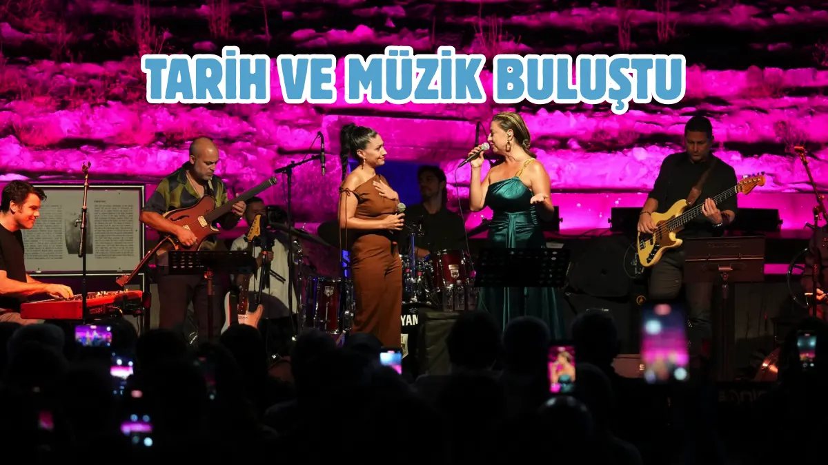 Uluslararası Bursa Festivali kapsamında İznik Roma Tiyatrosu’nda gerçekleştirilen Elif Sanchez
