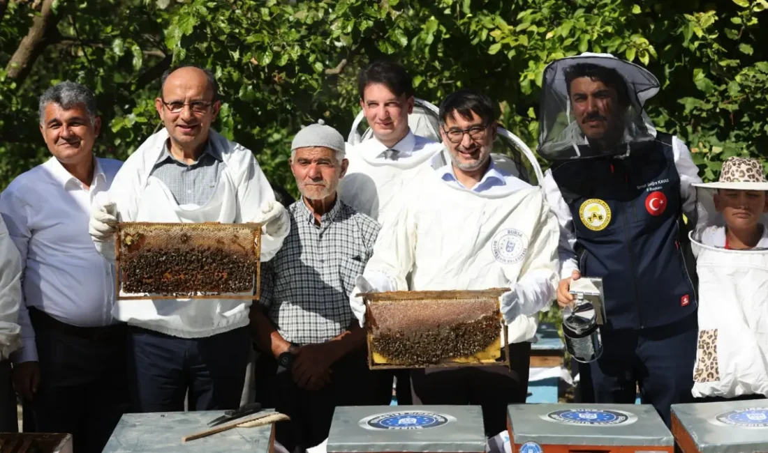 Bursa Büyükşehir Belediyesi, kırsal kalkınmayı desteklemek amacıyla Keles ilçesinde arıcılarla