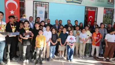 Hakkari Belediyesi tarafından düzenlenen Geleneksel Ödüllü Satranç Turnuvası tamamlandı. Üç