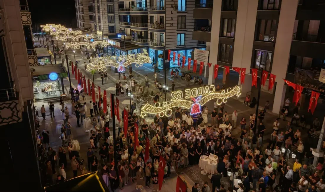 Tunceli’nin Atatürk Mahallesi’ndeki Kafeler Caddesi, yapılan çevre ve peyzaj düzenlemelerinin
