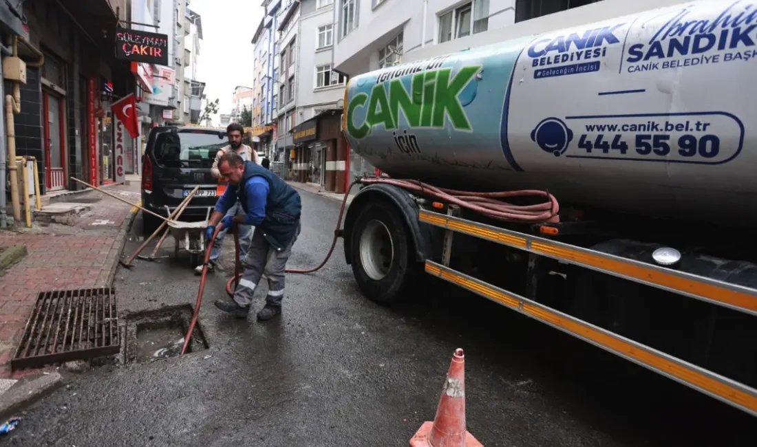 Canik Belediyesi, sağanak yağışlara karşı ilçe genelinde mazgal temizliği, bakım