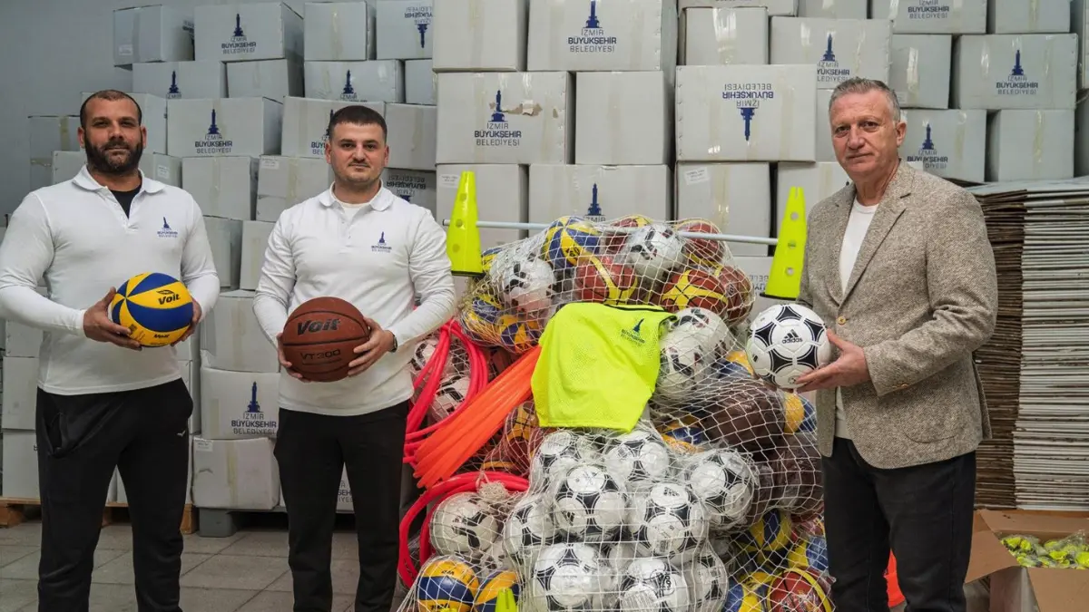 İzmir Büyükşehir Belediyesi, kent genelinde faaliyet gösteren 261 amatör spor