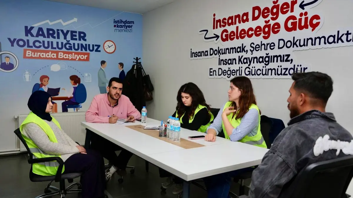 Samsun Büyükşehir Belediyesi, iş arayan vatandaşlarla personel ihtiyacı bulunan işverenleri