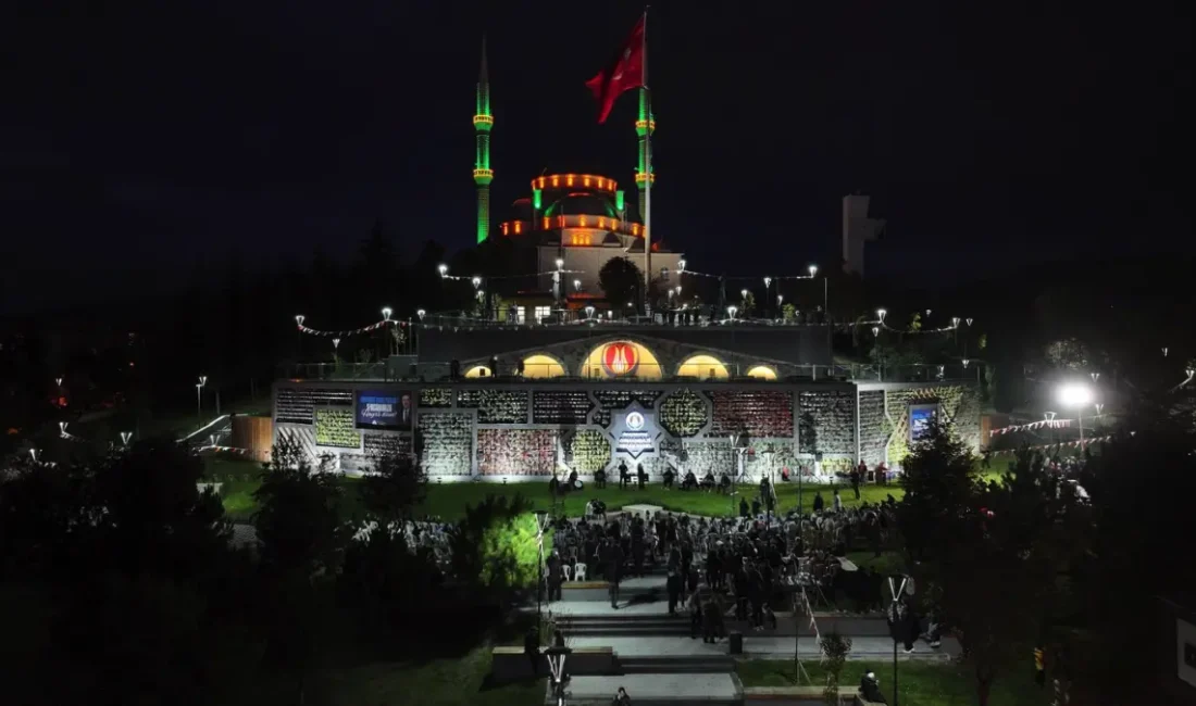 Sincan Belediyesi tarafından Gazi Osmanpaşa Mahallesi’nde yapımı tamamlanan Orhangazi Teras Parkı,